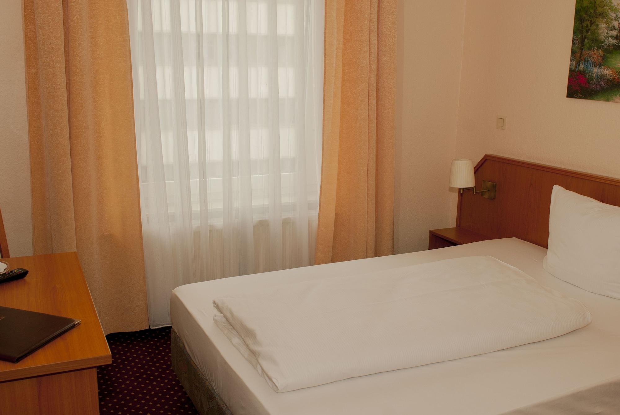 Hotel Lumen Am Hauptbahnhof Hamburg Eksteriør bilde