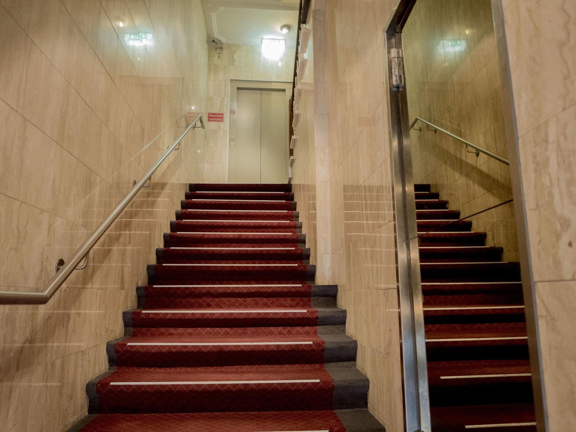 Hotel Lumen Am Hauptbahnhof Hamburg Eksteriør bilde
